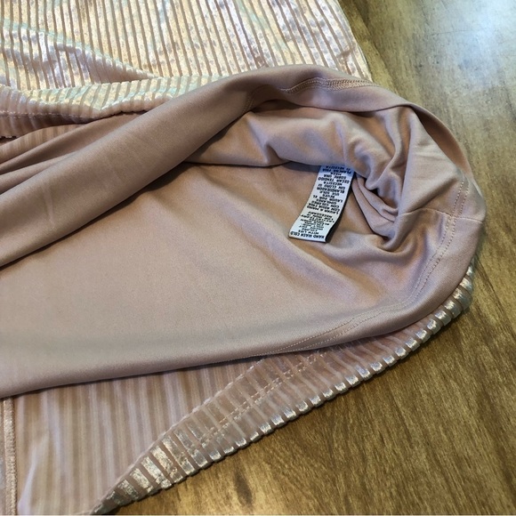 NWT Calvin Klein Cold Shoulder Lined Pale Pink Long Sleeve Top Size Large - Picture 8 of 10